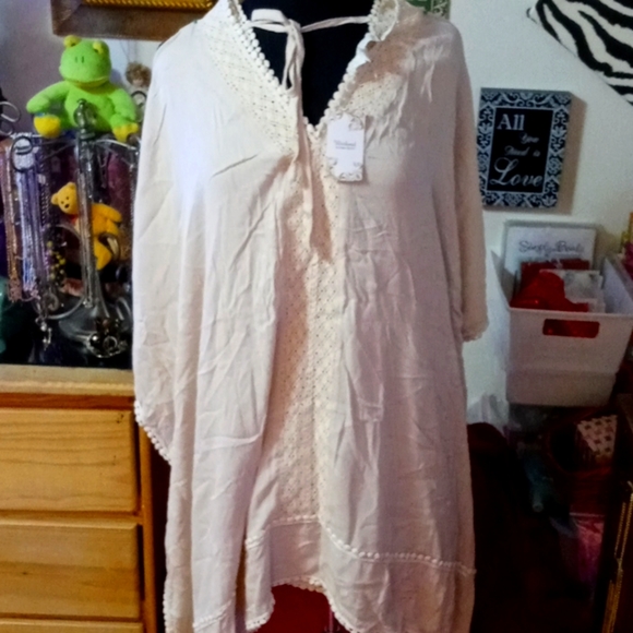 Poncho - Picture 1 of 3